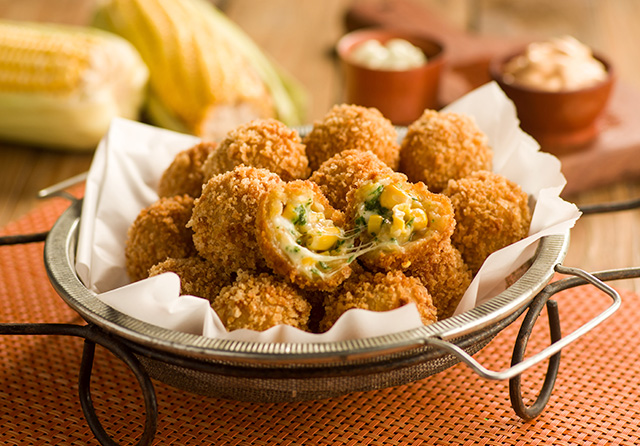 Receita: Bolinho Crocante de Milho com Queijo Marajó