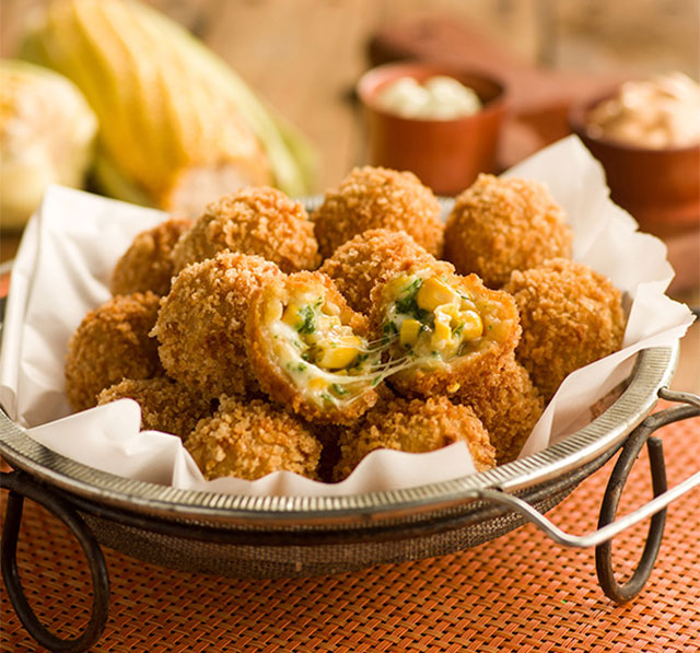 Receita: Bolinho Crocante de Milho com Queijo Marajó