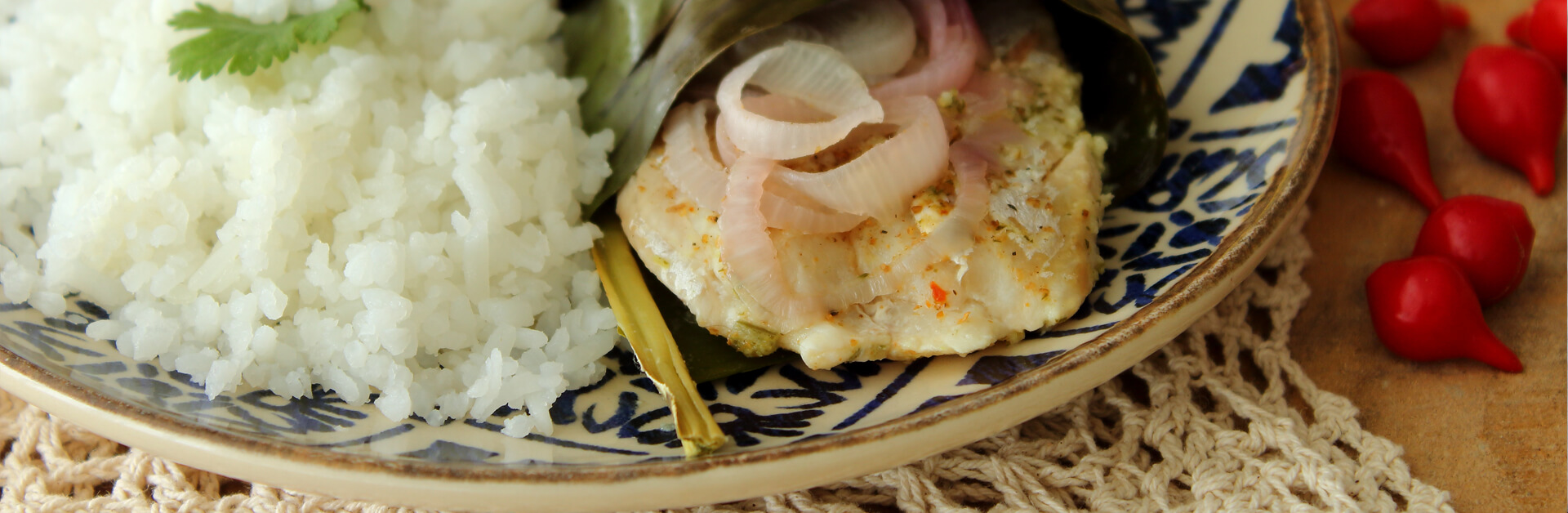 Receita: Peixe assado na folha de bananeira 